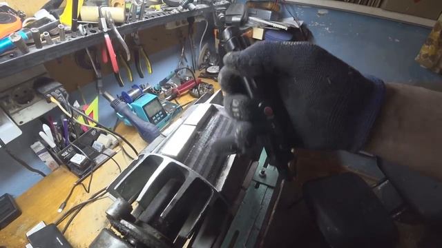 Генератор на магнитах с асинхронного мотора.