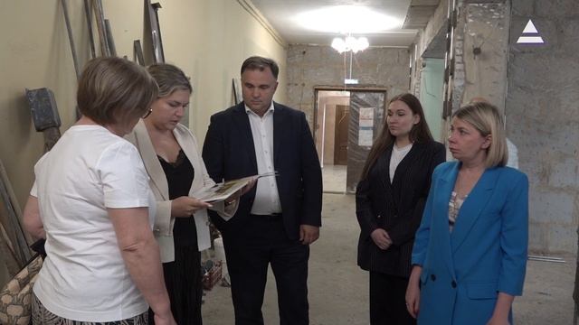 Депутатский визит. Модельная библиотека и каток