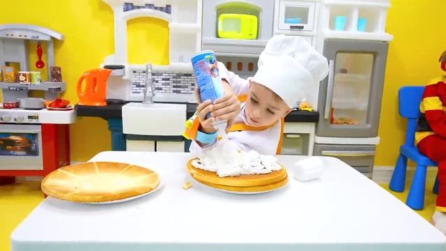Влад и Никита - Влад играет в пожарного - Веселое видео для детей