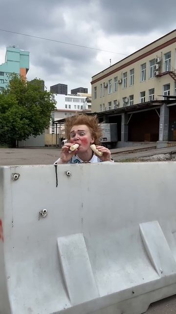 ПОГОНЯ НА БАНАНОВОЙ КОЖУРЕ
