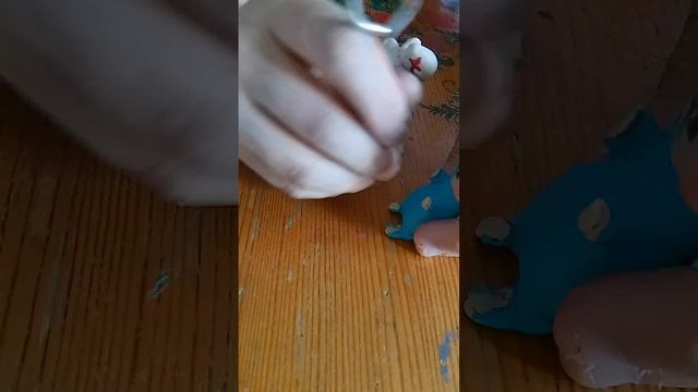 Лабубу из пластилина.