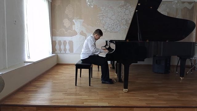 Тарасов Матвей 13лет,"Солдатский марш" Р.Шуман ор.68N2