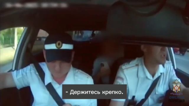 Полицейские оказали помощь ребенку проглотившему кусочек пластиковой вилки