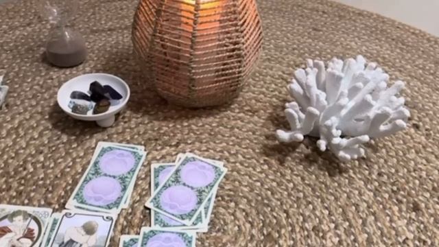 🔮 Что происходит за вашей спиной, а вы об этом не знаете? Расклад Таро