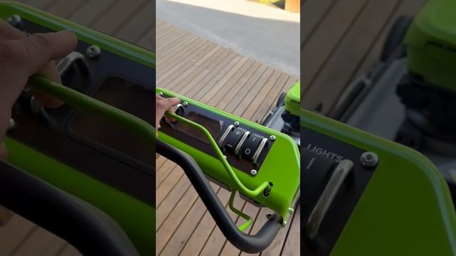 Быстрая распаковка проф техники Greenworks: Триммер, зарядное устройство, Газонокосилка и трактор!