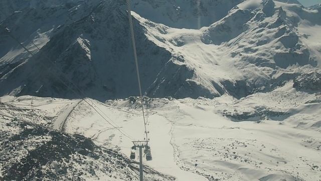 Гора Эльбрус - подъем на канатной дороге и смотровые площадки.