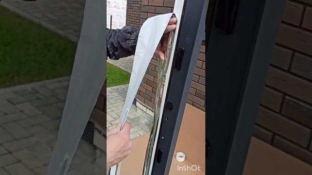 Замена входной двери частного дома.