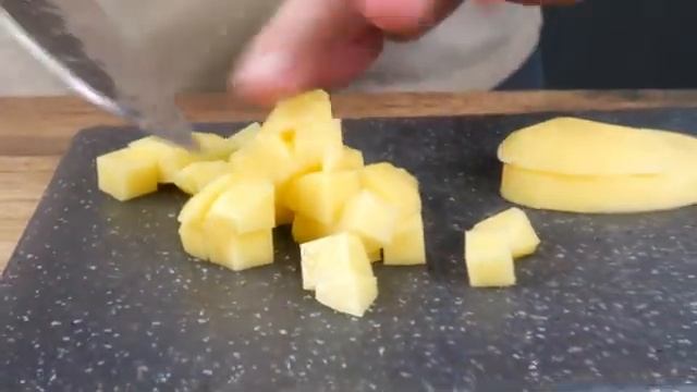 Суп овощной с курицей и яйцом. Отличный вариант на ужин.