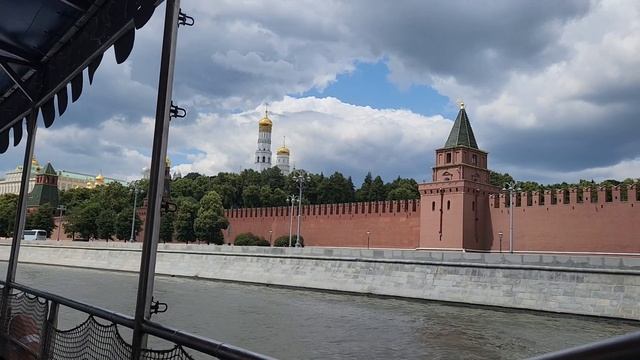 И снова гуляю по Москве.