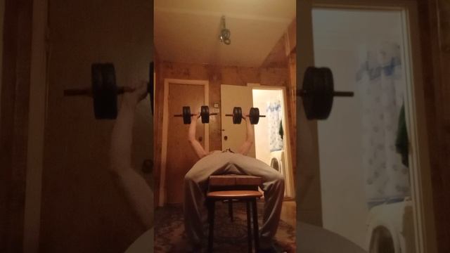 Жим гантелей от груди