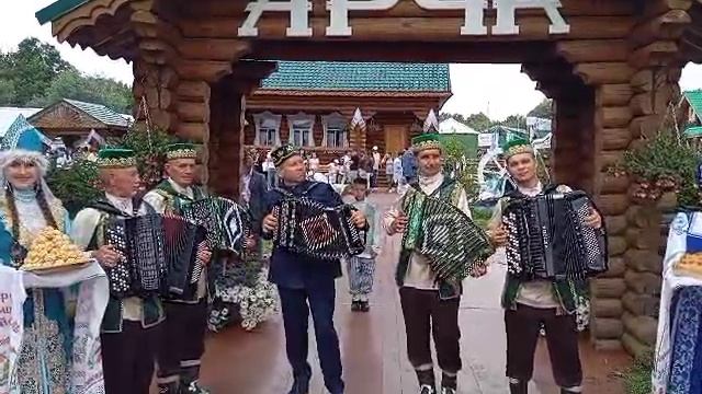 "Арча ишегалды"н Казан Сабан туеның милли уеннары һәм район үзешчәннәре концерты гөрләтте