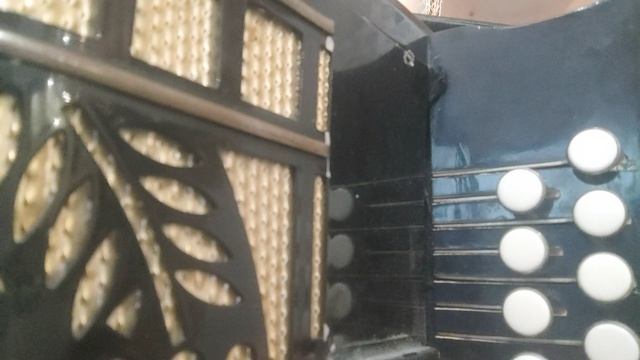 Ветер в голове,. На гармони, цифры, 89277382068.