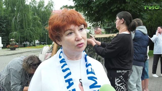 "Узелок Победы": акция в сквере Высоцкого – дань памяти героям