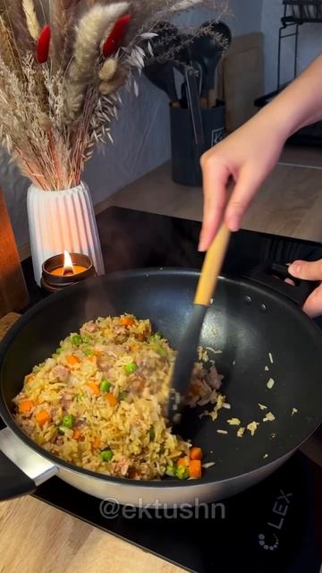 Жареный рис с тунцом 🐟