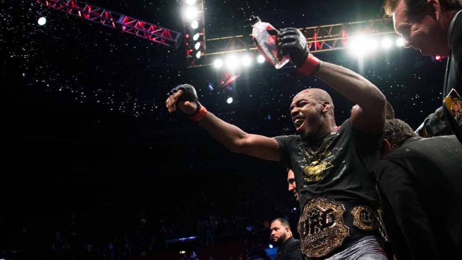 Чемпион UFC в тяжелом весе Джон Джонс официально завершил карьеру