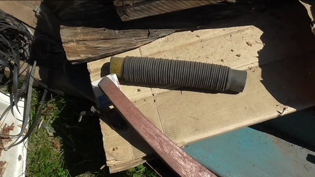 Готовлю старый домик к разборке, освободил чердак, нашел пару старых памятных вещей.