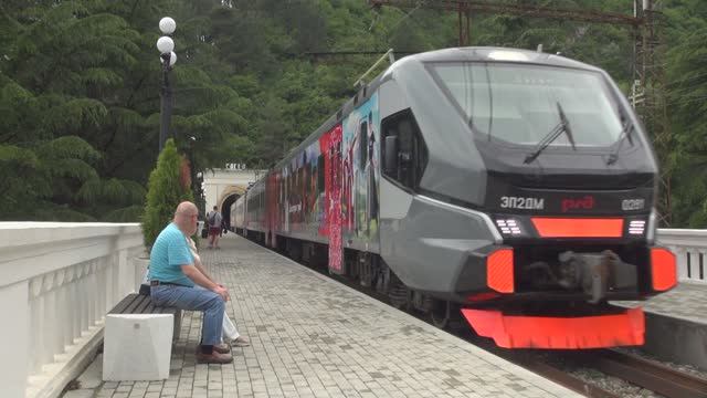 Гагра 2025. Прибытие поезда "Диоскурия".
