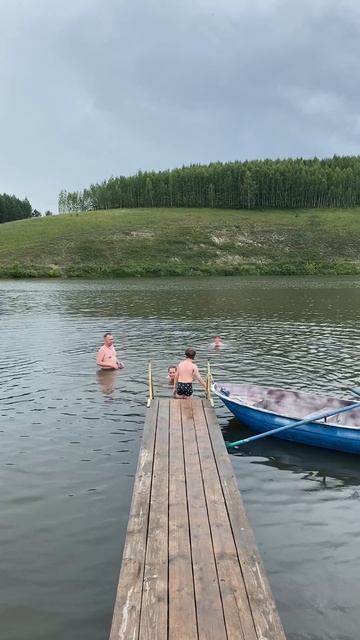 Купание в дождь, баня озеро