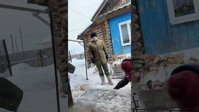 Помощники  #уралочка #уральскаядевушка #зима