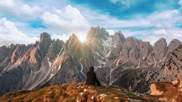 За душу берет. Великолепная, красивая, грустная музыка.