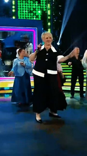 ЛЕГЕНДАРНАЯ ЧЁРНАЯ СМОРОДИНА У АНДРЕЯ МАЛАХОВА!!!! в исполнении Алёны Росс