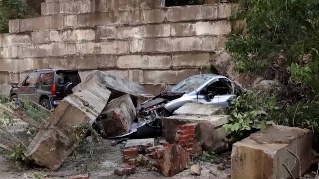 Во Владивостоке под зданием детского сада рухнула подпорная стена