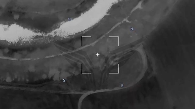 Удар 'Ланцетом' по САУ M109 (?) ВСУ в районе н.п Зирка 💥🇷🇺👊
