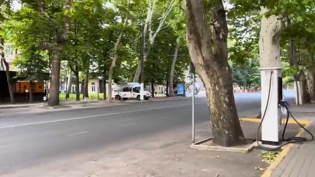 ОДЕССА_23_ИЮНЯ_2025_КАДРЫ_ИЗ_ПОСТРАДАВШЕГО_ДВОРА_САНКЦИИ_ЗЕЛЕНСКОГО