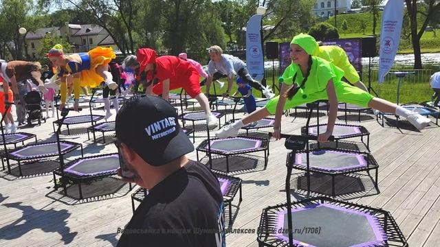 Фестиваль "Вики-фест" в парке Строителей. "Белоснежка" от команды "Viki Jump".