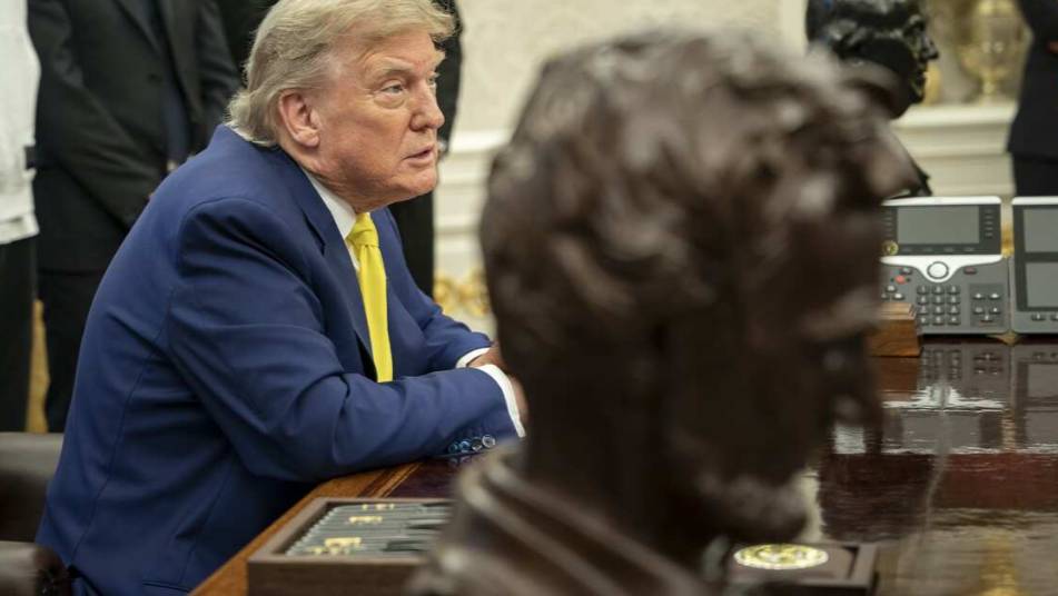 Sky News: Трамп в ситуационной комнате следит за ударами Ирана по базам США