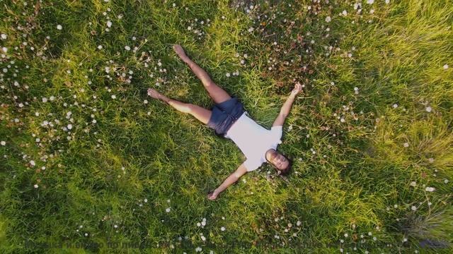 Это видео ПЕРЕВЕРНЁТ твой мир! - Swirl Me in Your Mind -- Ayla Nereo -- Play Me a Time
