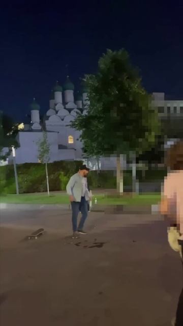 ‼️В Москве между пешеходом и скейтерами произошел конфликт‼️
