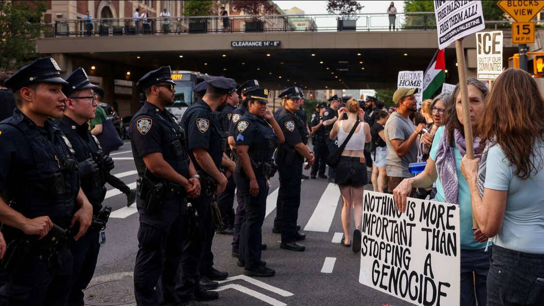 В Нью-Йорке начались антивоенные протесты после ударов США по Ирану