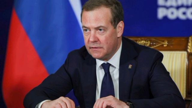 🤣💣«Новые паразиты»
(некорейское кино)

Зелёный кишечный глист приполз к хозяевам в Англию