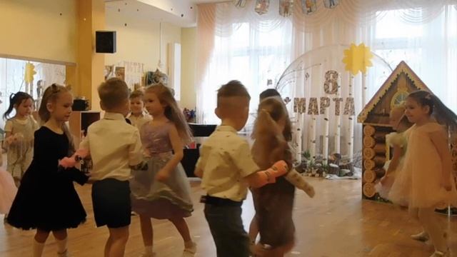 МУЗЫКАЛЬНАЯ ОТКРЫТКА 8 МАРТА