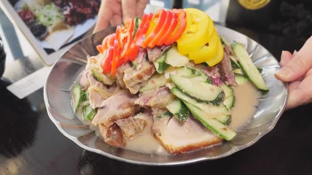 Тушеные свиные ножки по-китайски