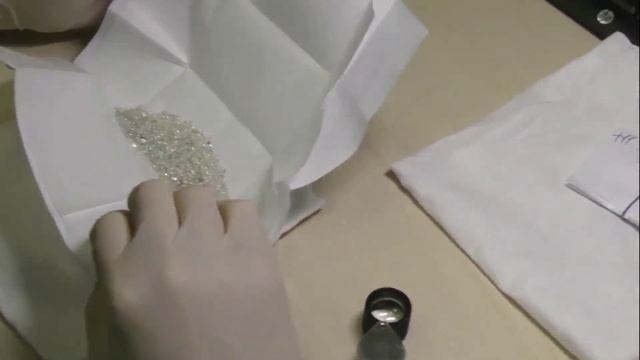 Силовики задержали межнациональную банду, похищавшую алмазы у "Алросы" для контрабанды в Армению