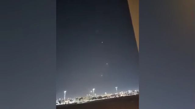 ⚡Запуск ракет Ираном по базам США .