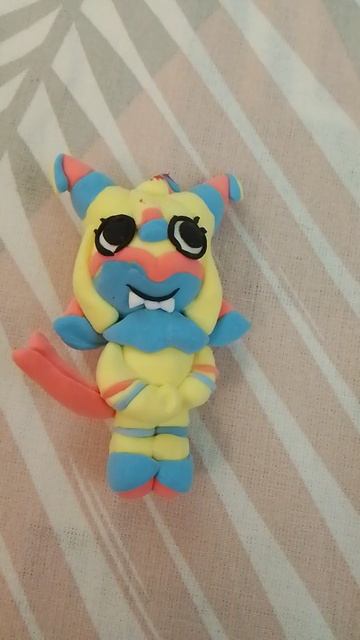 криповая фигурка яты🙉💛🩷🩵