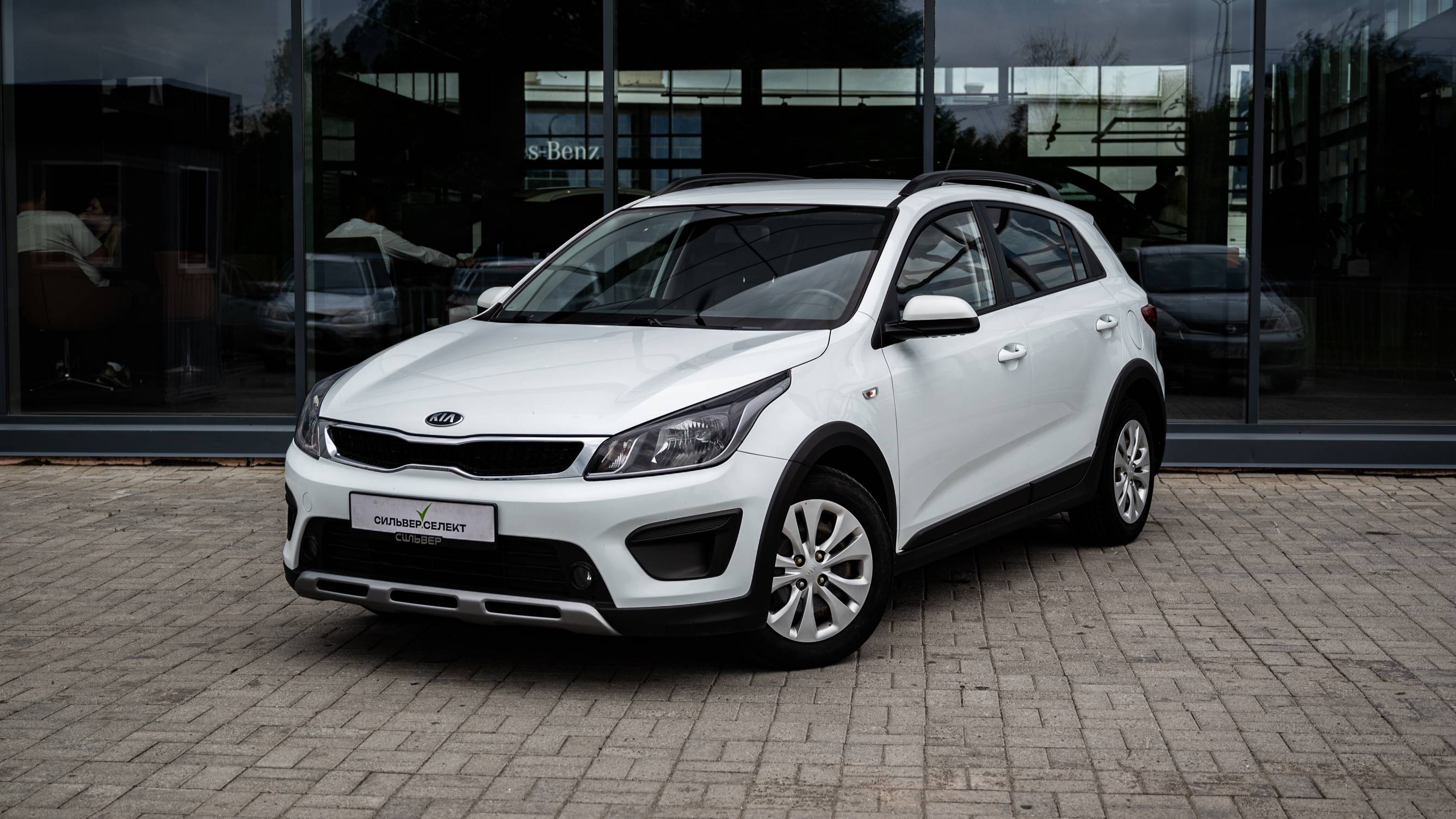 KIA Rio БЕЛЫЙ