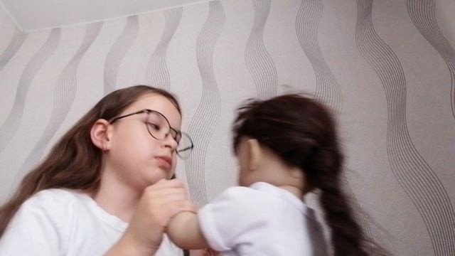 что произошло с Викой в садике??