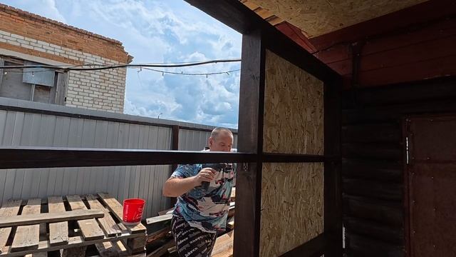 Мы строим, а дождь заставляет отдыхать