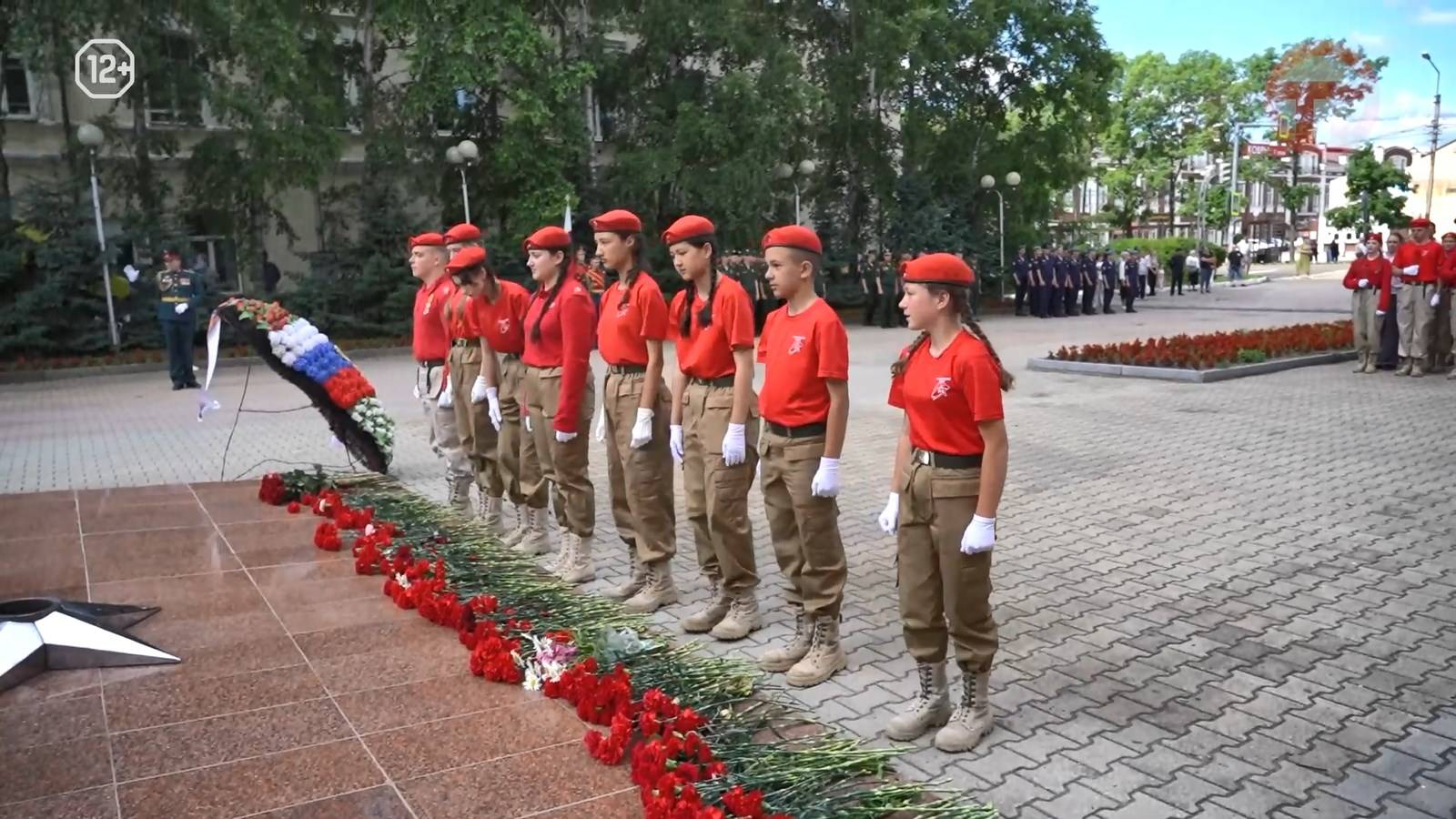 В День памяти и скорби в Уссурийске прошла торжественная церемония на площади Победы