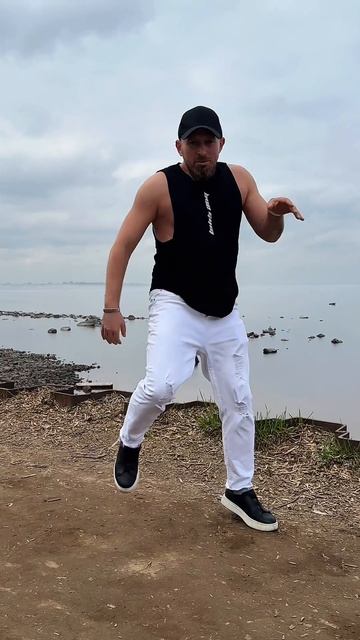 Танцую🕺