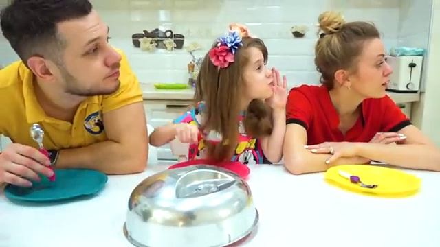 Ева и папа - учат играть
