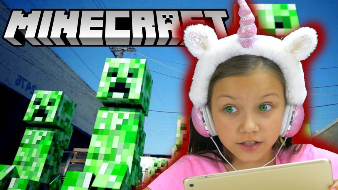 СПАСАЕМ КОТЯТ в Minecraft Строю 400 ЭТАЖНЫЙ Дом