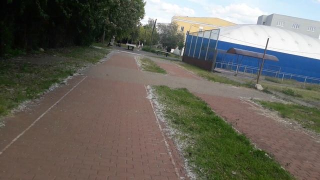 у Гидрометцентра р. Карповка и далее .