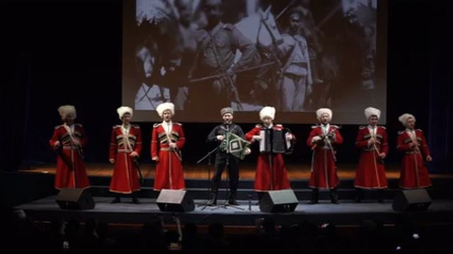 "Когда мы были на войне".
Слова- Давид Самойлов, музыка -Виктор Столяров.Исп.Московский казачий хор.