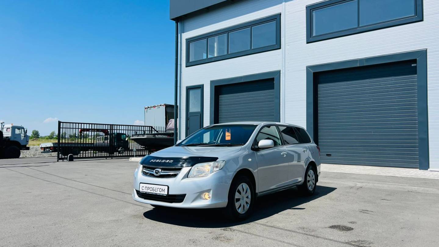 Toyota Corolla Fielder, 2010 год