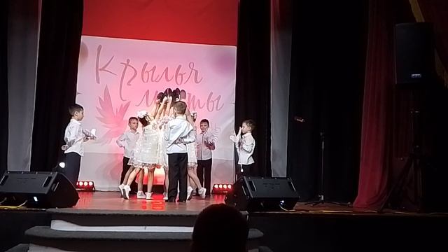 Танец "Мир без войны"